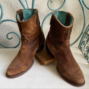 CORRAL WOMEN'S LAMB ABSTRACT BOOTS - ROUND TOE